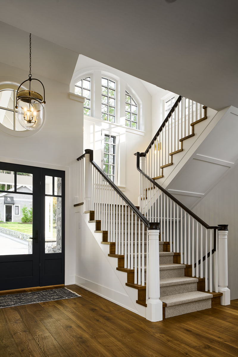 entry staircase of Lands End home