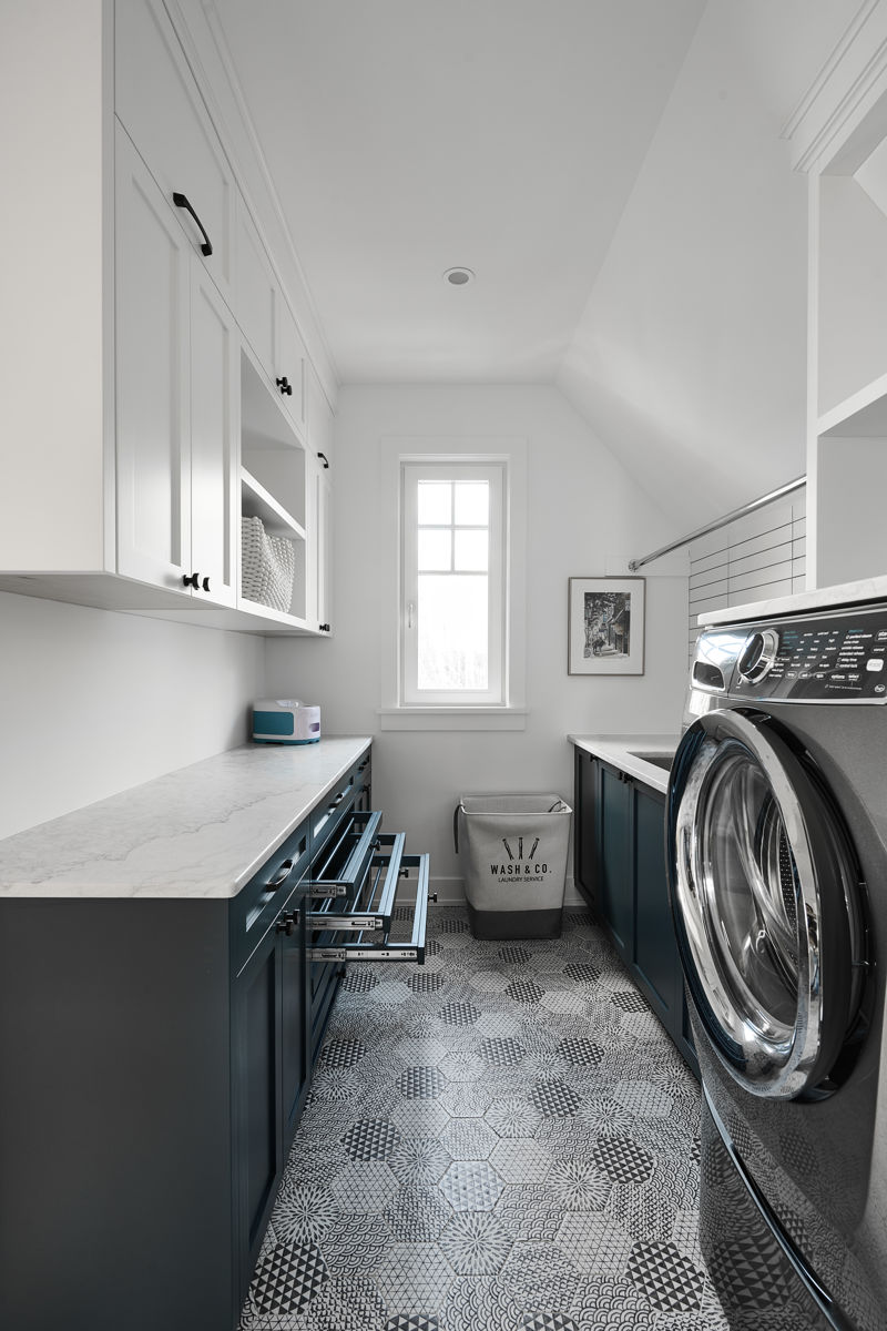 laundry room in Lands End home